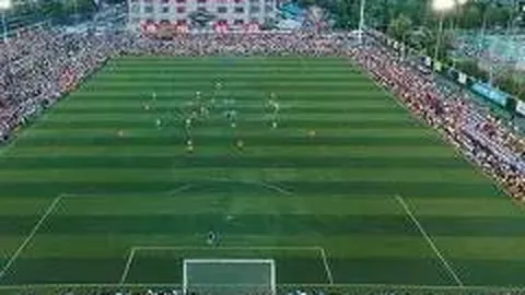 中超冬季转会风云：上港锋霸成抢手货，申花大连争相追逐，未来之星闪耀登场！